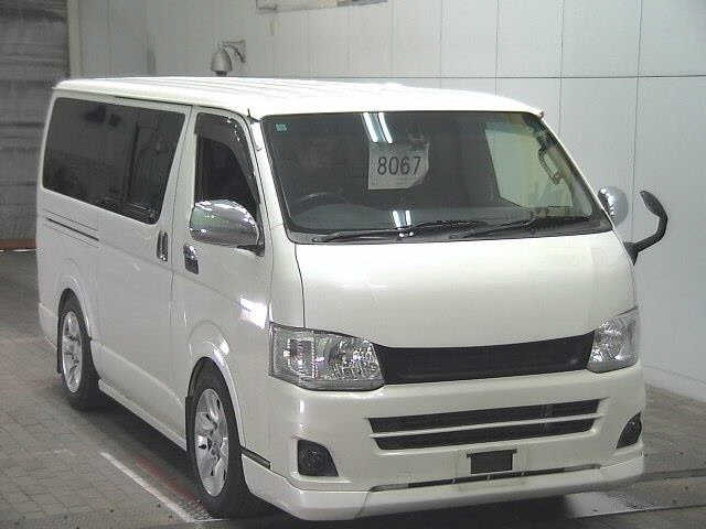 TOYOTA HIACE VAN 2010