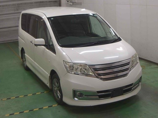 NISSAN SERENA 2011