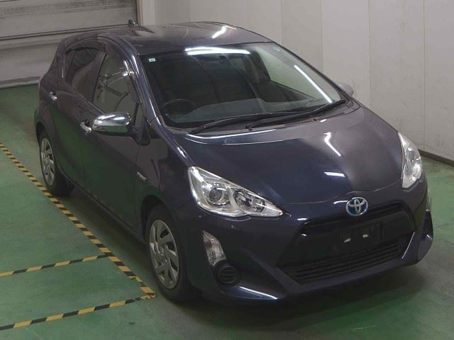 TOYOTA AQUA 2015