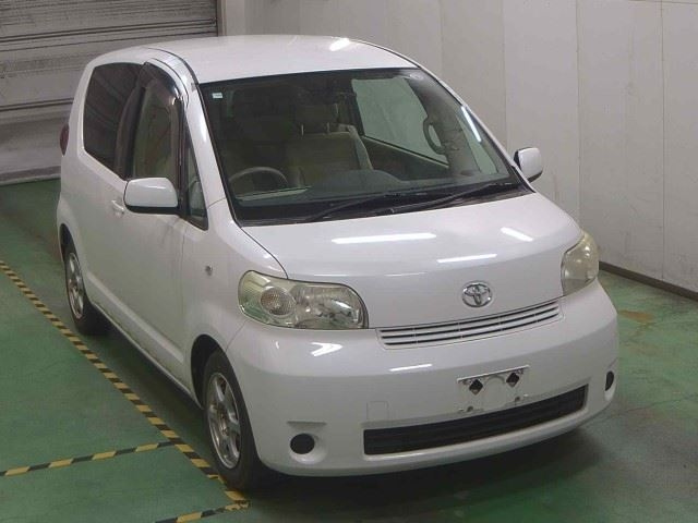 TOYOTA PORTE 2009