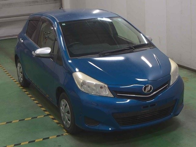 TOYOTA VITZ 2013