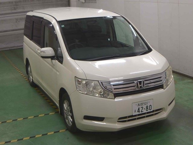 HONDA STEP WAGON 2011