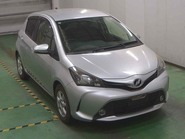 TOYOTA VITZ 2014