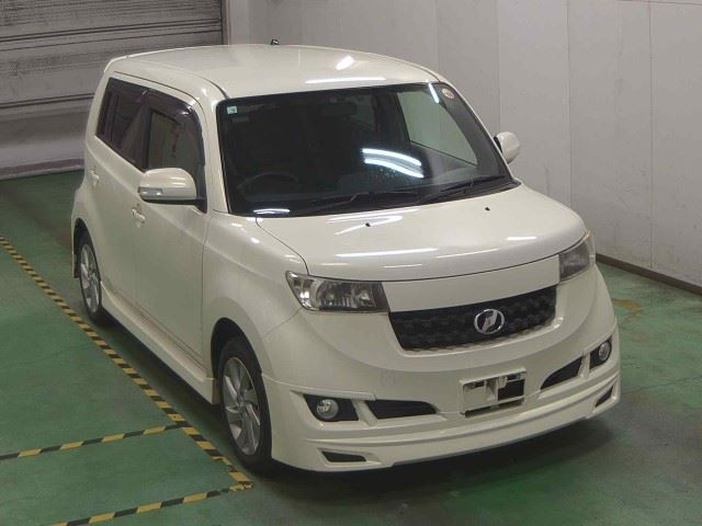 TOYOTA BB 2012