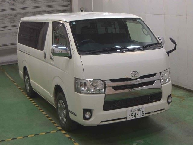TOYOTA HIACE VAN 2017