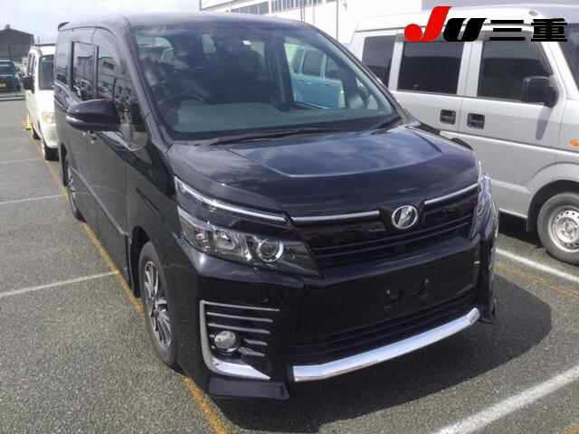 TOYOTA VOXY 2014