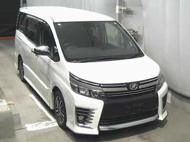 TOYOTA VOXY 2016