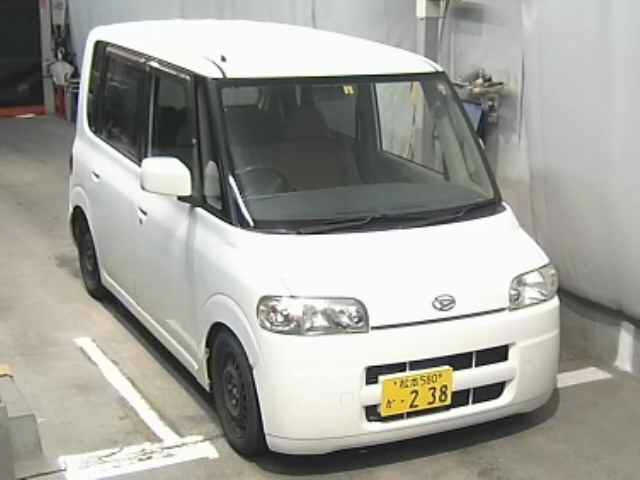 DAIHATSU TANTO 2006