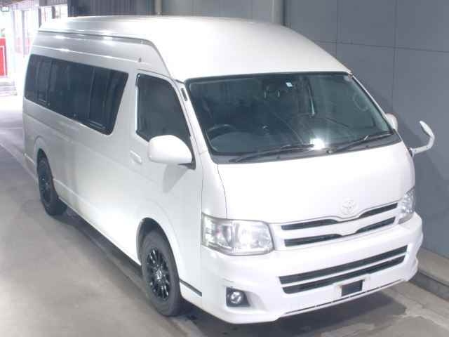 TOYOTA HIACE 2011