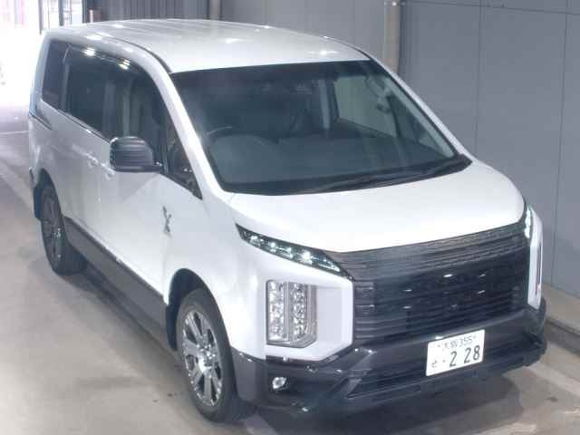 MITSUBISHI DELICA D5 2023
