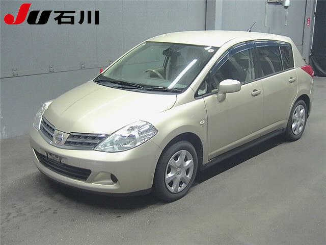 NISSAN TIIDA