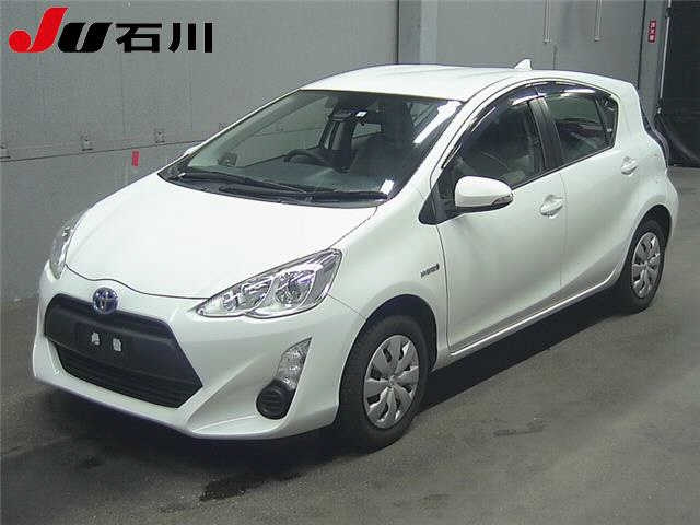TOYOTA AQUA 2016