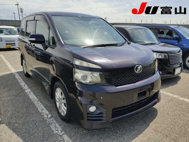 TOYOTA VOXY 2010
