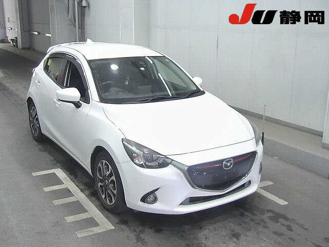 MAZDA DEMIO 2016