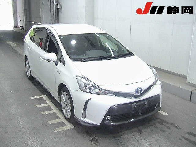 TOYOTA PRIUS ALPHA 2015
