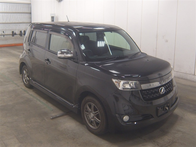 TOYOTA BB 2012