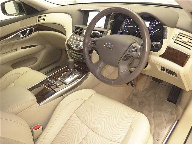 NISSAN FUGA 2015