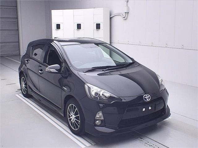 TOYOTA AQUA 2013