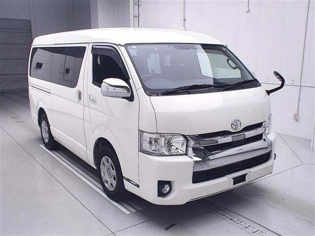 TOYOTA HIACE VAN 2020