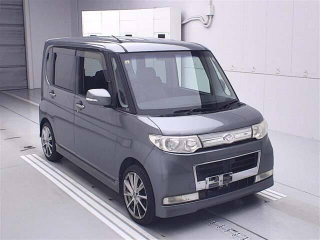 DAIHATSU TANTO 2010