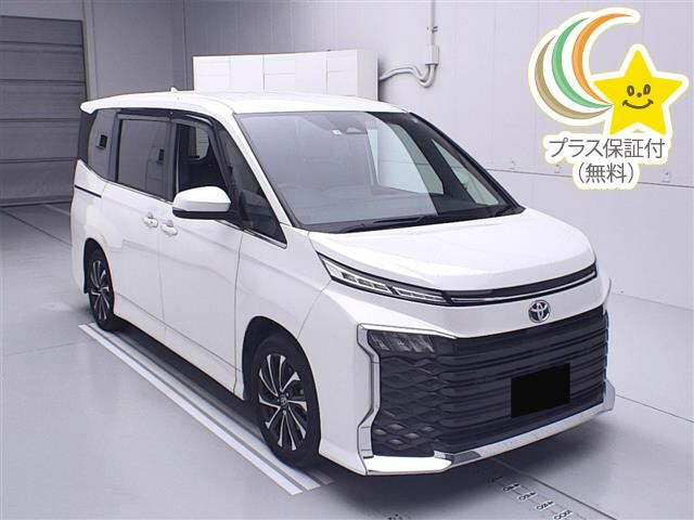 TOYOTA VOXY 2022