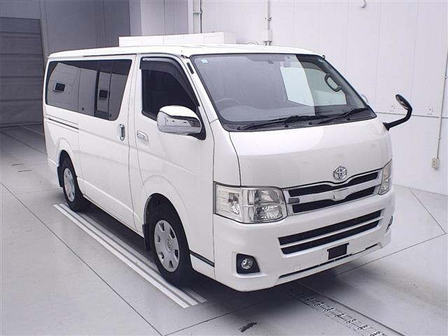 TOYOTA HIACE VAN 2010
