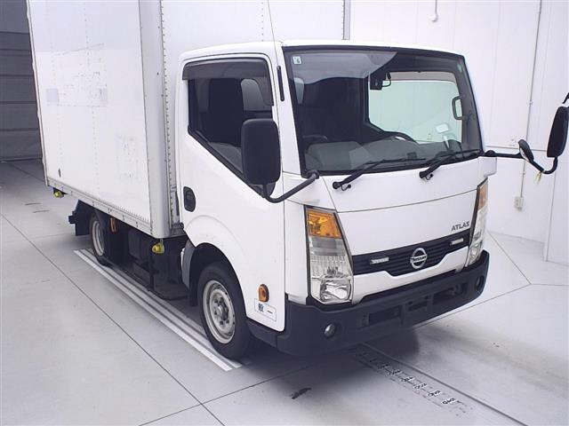 NISSAN ATLAS 2013