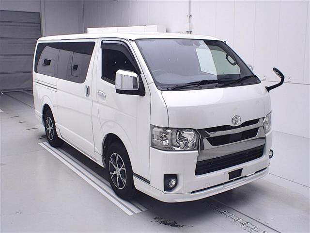 TOYOTA HIACE VAN 2020