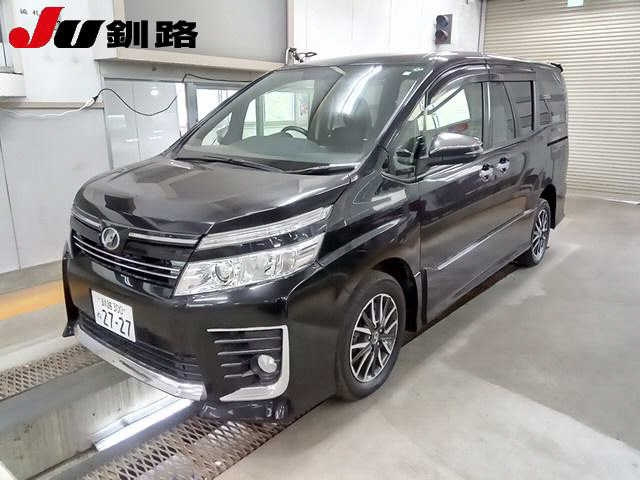 TOYOTA VOXY 2015