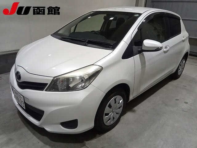 TOYOTA VITZ 2013