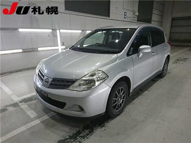 NISSAN TIIDA 2011