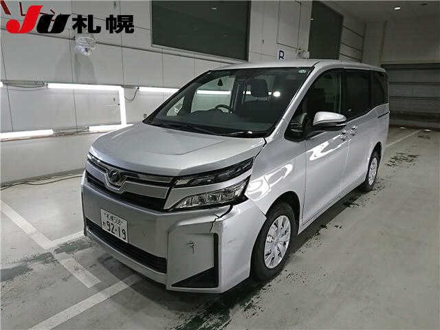 TOYOTA VOXY 2019