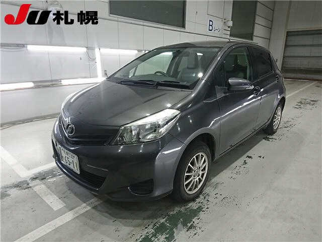 TOYOTA VITZ 2011