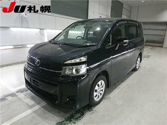 TOYOTA VOXY 2012