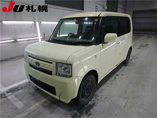 TOYOTA PIXIS SPACE 2012