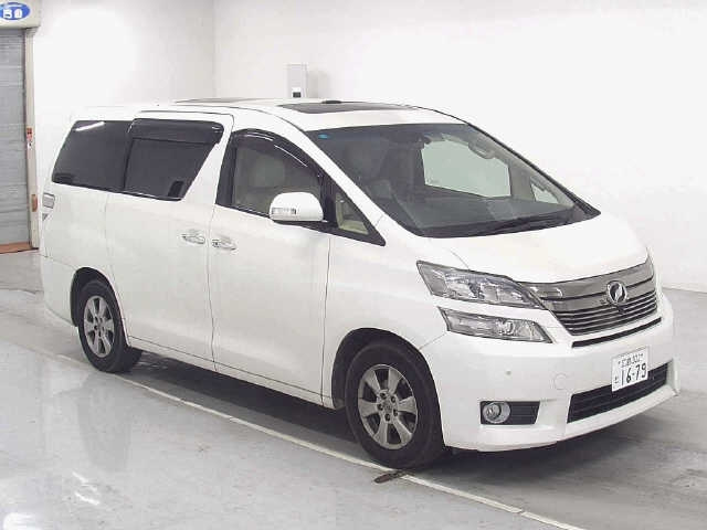 TOYOTA VELLFIRE 2013