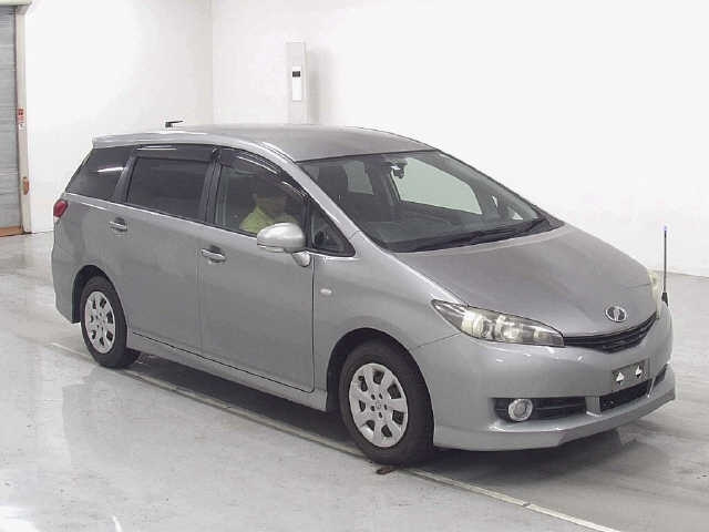TOYOTA WISH 2010