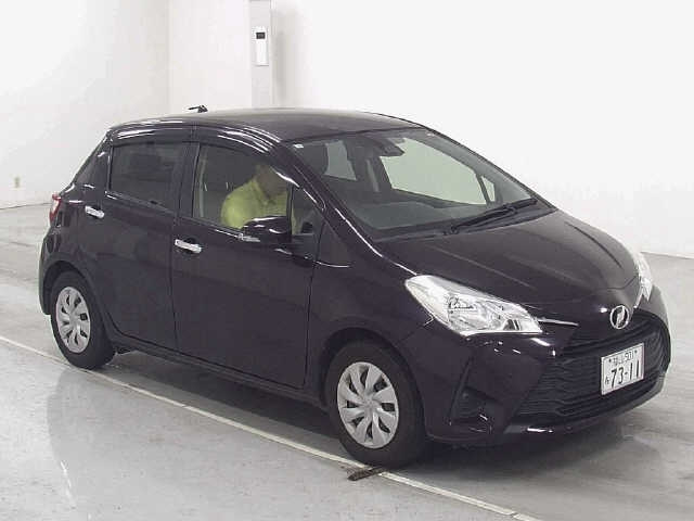 TOYOTA VITZ 2018