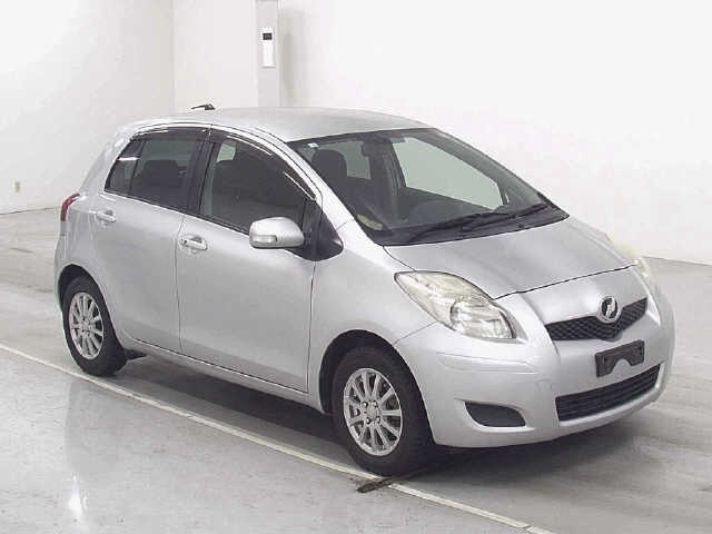 TOYOTA VITZ 2010