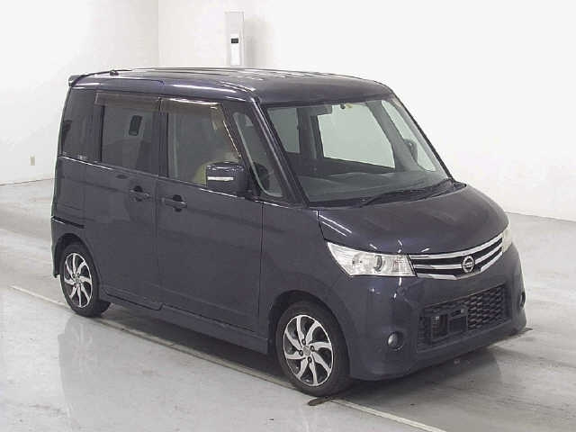 NISSAN ROOX 2010
