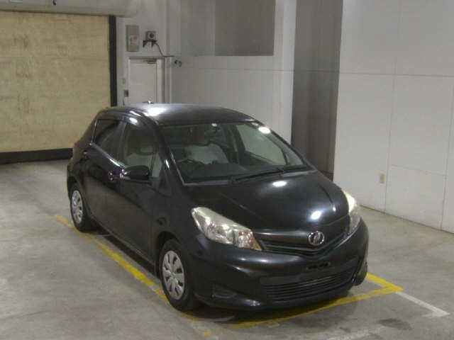 TOYOTA VITZ 2012