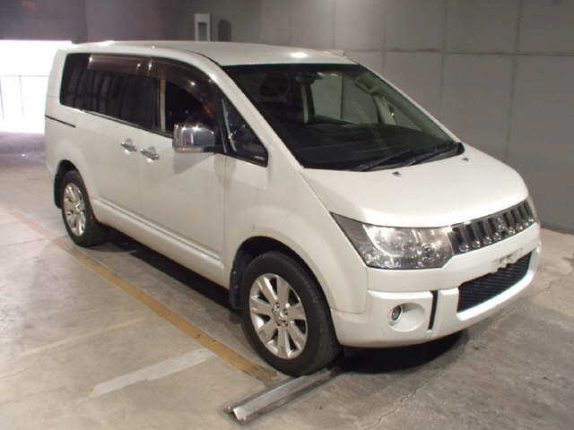 MITSUBISHI DELICA D5 2008