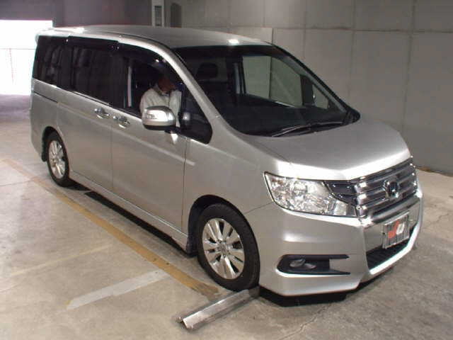 HONDA STEP WAGON 2011