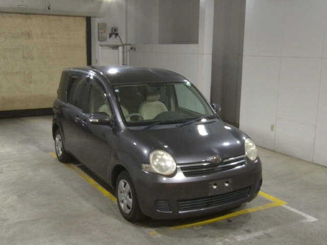 TOYOTA SIENTA 2009