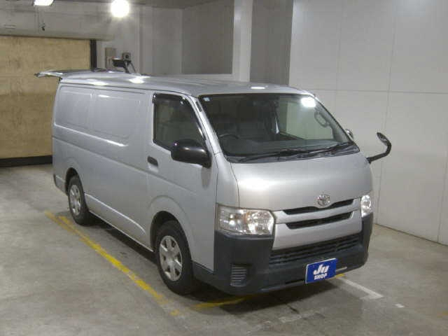 TOYOTA REGIUS ACE VAN