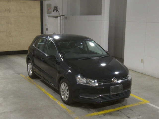 VOLKSWAGEN POLO 2016