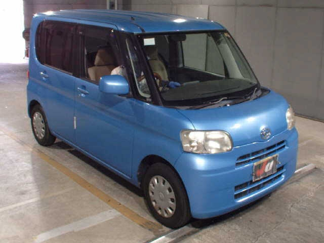 DAIHATSU TANTO 2008