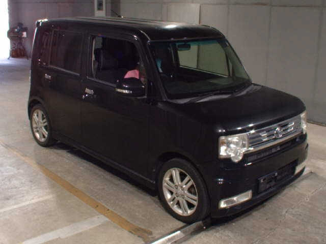 TOYOTA PIXIS SPACE