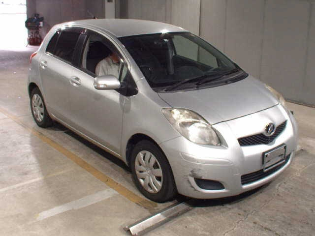 TOYOTA VITZ 2010