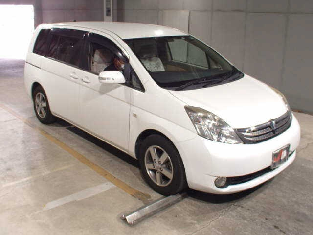 TOYOTA ISIS 2005